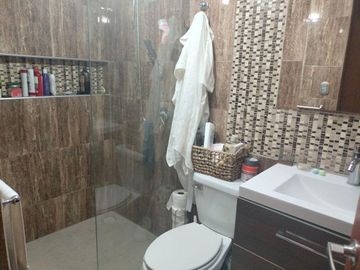 Casa en Venta, 4 recamaras en el Refugio, 5 minutos de la Anahuac