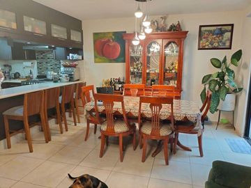 Casa en Venta, 4 recamaras en el Refugio, 5 minutos de la Anahuac