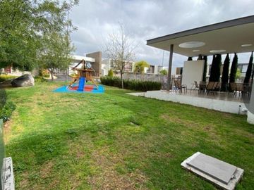 Casa en Venta, 4 recamaras en el Refugio, 5 minutos de la Anahuac