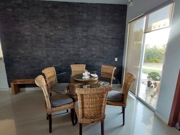 Casa en  venta en Club de Golf la Huerta Zerezotla 3 recamaras.
