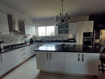 Casa en  venta en Club de Golf la Huerta Zerezotla 3 recamaras.