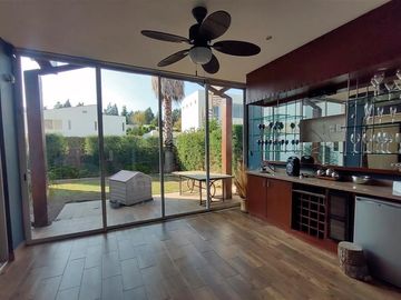 Casa en  venta en Club de Golf la Huerta Zerezotla 3 recamaras.