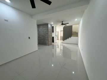 Venta Casa 2 Recámaras, Piscina Grand Santa Fe, Caucel Mérida