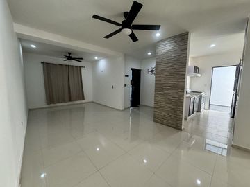 Venta Casa 2 Recámaras, Piscina Grand Santa Fe, Caucel Mérida