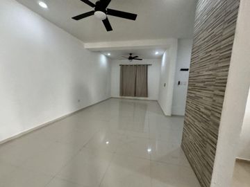 Venta Casa 2 Recámaras, Piscina Grand Santa Fe, Caucel Mérida