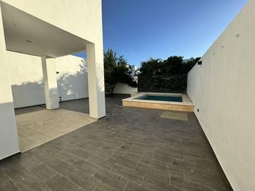 Venta Casa 2 Recámaras, Piscina Grand Santa Fe, Caucel Mérida