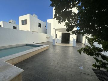 Venta Casa 2 Recámaras, Piscina Grand Santa Fe, Caucel Mérida