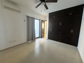 Venta Casa 2 Recámaras, Piscina Grand Santa Fe, Caucel Mérida