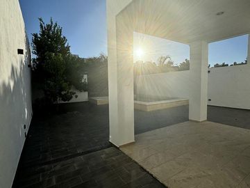 Venta Casa 2 Recámaras, Piscina Grand Santa Fe, Caucel Mérida