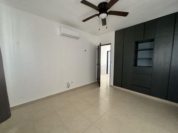 Venta Casa 2 Recámaras, Piscina Grand Santa Fe, Caucel Mérida