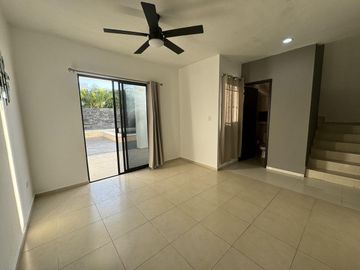 Venta Casa 2 Recámaras, Piscina Grand Santa Fe, Caucel Mérida