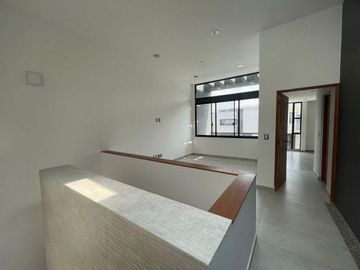 Casa de Autor en Venta, 4 Recámaras en Zibatá