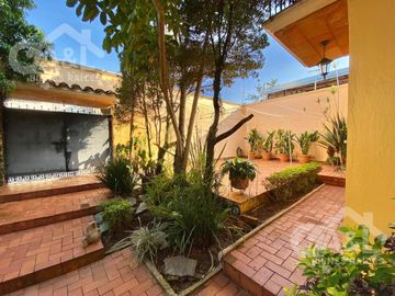 Residencia Venta  Fraccionamiento Lomas de Providencia