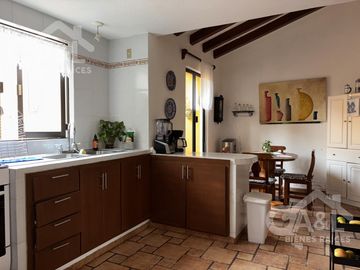 Residencia Venta  Fraccionamiento Lomas de Providencia