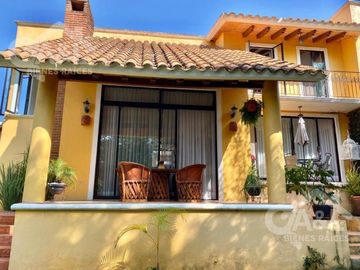 Residencia Venta  Fraccionamiento Lomas de Providencia