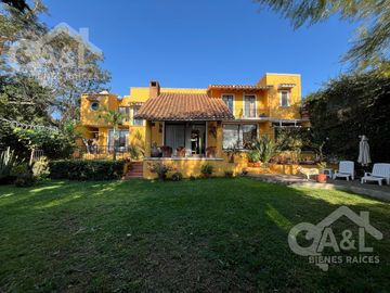 Residencia Venta  Fraccionamiento Lomas de Providencia
