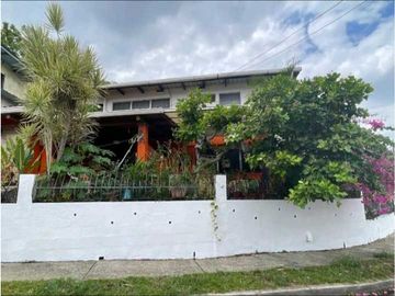 Venta de Casa Unifamiliar dos niveles en Betania.Cod-J257