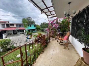 Venta de Casa Unifamiliar dos niveles en Betania.Cod-J257