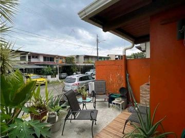 Venta de Casa Unifamiliar dos niveles en Betania.Cod-J257