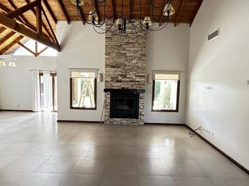 Casa en venta en Fincas de Iraola Ii