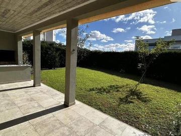 Casa en venta en Fincas de Iraola Ii
