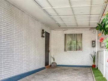 Casa en Venta en la foresta 7590