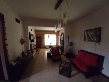 Alquiler espléndida casa, quincho, pileta Banfield