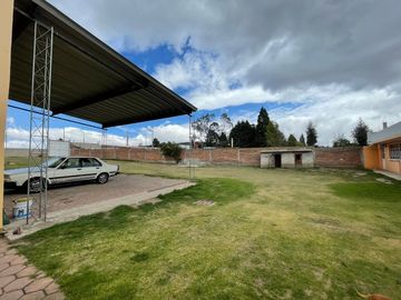 VENTA DE CASA CON TERRENO