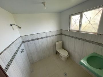 VENTA DE CASA CON TERRENO