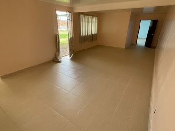 VENTA DE CASA CON TERRENO