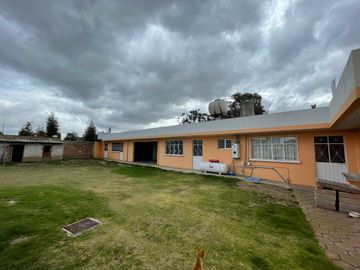 VENTA DE CASA CON TERRENO