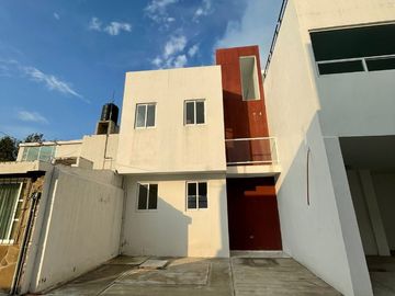 VENTA DE CASA EN FRACC PRIVADO
