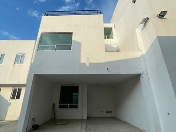 VENTA DE CASA EN FRACC PRIVADO