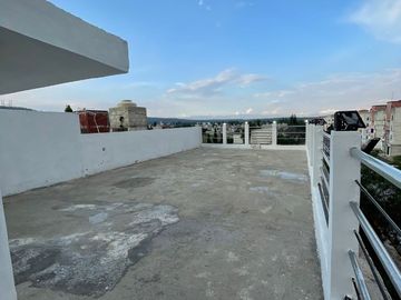 VENTA DE CASA CON 3 ACCESORIAS