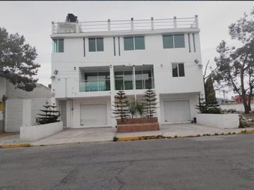 VENTA DE CASA CON 3 ACCESORIAS