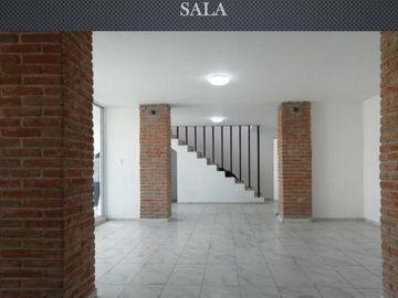 VENTA DE CASA CON 3 ACCESORIAS