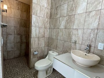 BONITA CASA EN VENTA EN FRACCIONAMIENTO