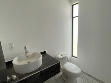 BONITA CASA EN VENTA EN FRACCIONAMIENTO