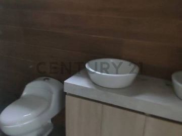 Venta casa de estreno, vía Salitre.