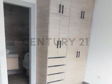Venta casa de estreno, vía Salitre.