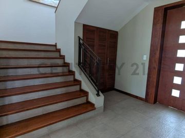 VENTA CASA NAYON SECTOR TACURI