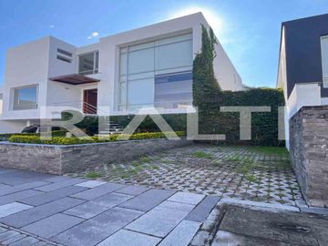 Casa en sector de La Viña, 3 habitaciones completas