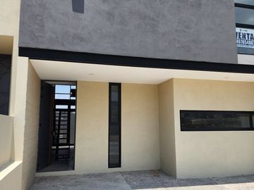 Casa en Capital Sur. Alberca