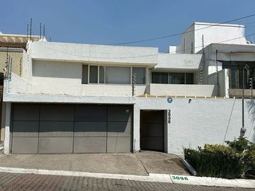 Casa en venta por la Colonia Seattle