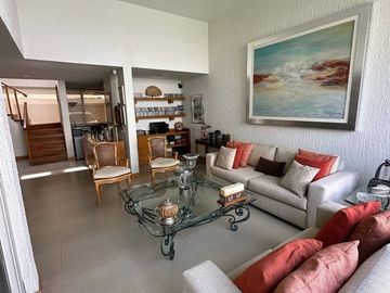 Casa en venta por la Colonia Seattle