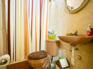 VENTA DE CASA DE TRES PISOS EN VENTANILLA ALTA