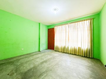VENTA DE CASA DE TRES PISOS EN VENTANILLA ALTA