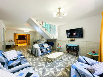 VENTA DE CASA DE TRES PISOS EN VENTANILLA ALTA