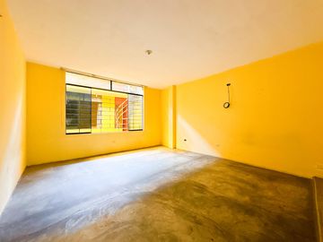 VENTA DE CASA DE TRES PISOS EN VENTANILLA ALTA