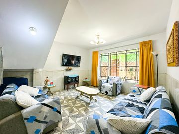 VENTA DE CASA DE TRES PISOS EN VENTANILLA ALTA